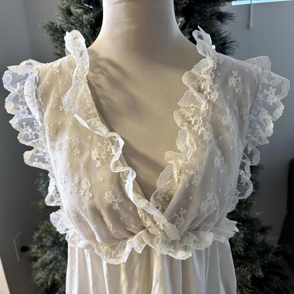 Vintage 1960's Ruffled Ivory Lace Lingerie Top Cami Chiffon - Picture 2 of 9